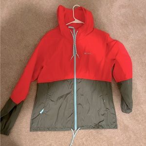 Columbia wind breaker
